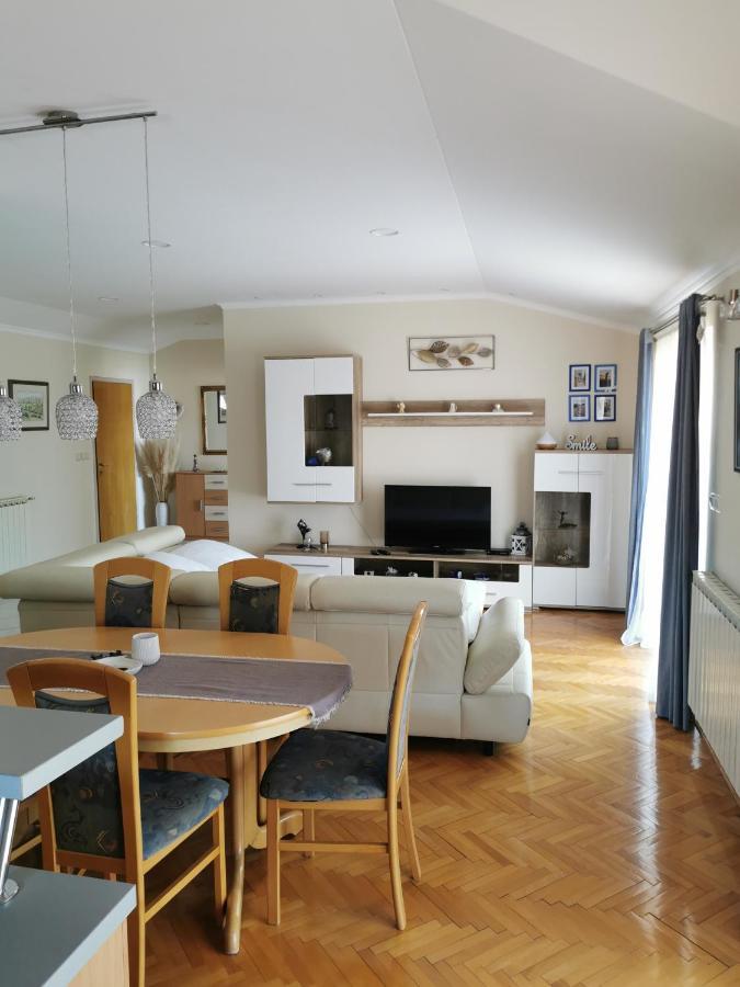 Apartments Tutina Bibinje Bagian luar foto
