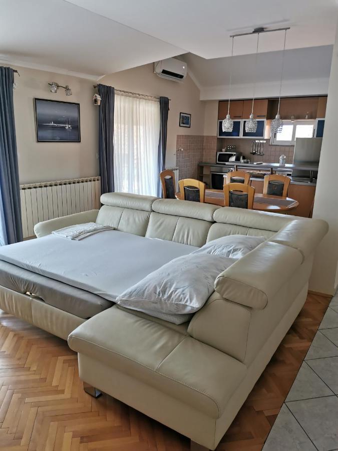 Apartments Tutina Bibinje Bagian luar foto