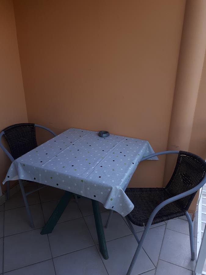 Apartments Tutina Bibinje Bagian luar foto